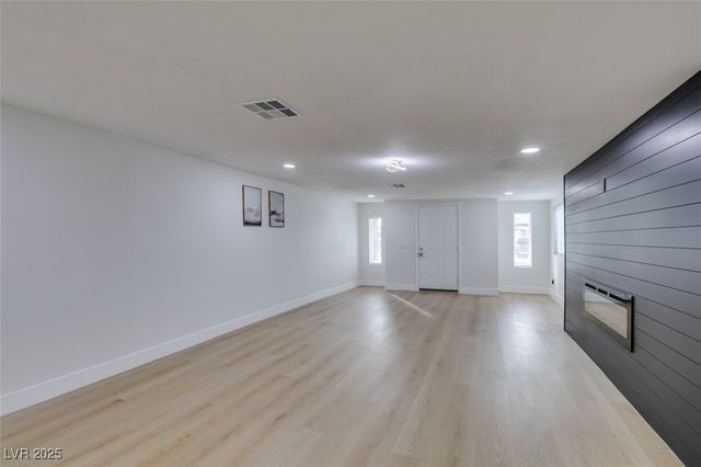 5052 Newton Drive, Las Vegas, NV 89122