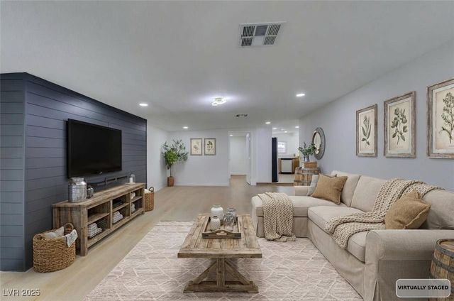 5052 Newton Drive, Las Vegas, NV 89122