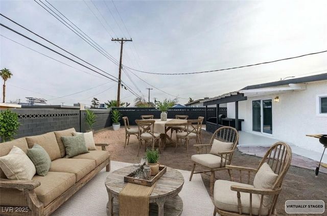 5052 Newton Drive, Las Vegas, NV 89122