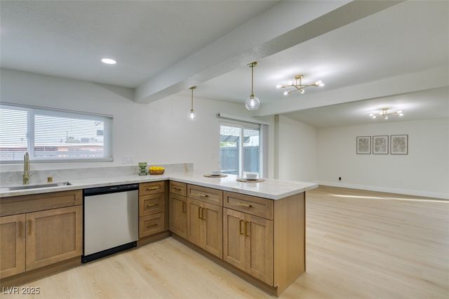 5052 Newton Drive, Las Vegas, NV 89122