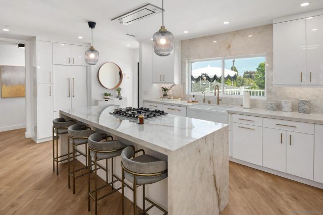 2011 Beryl, San Diego, CA 92109