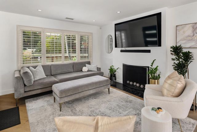 2011 Beryl, San Diego, CA 92109