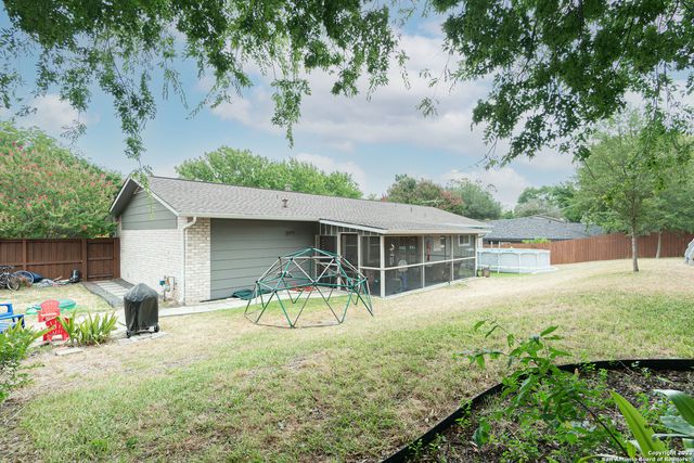2902 SIR PHILLIP DR, San Antonio, TX 78209