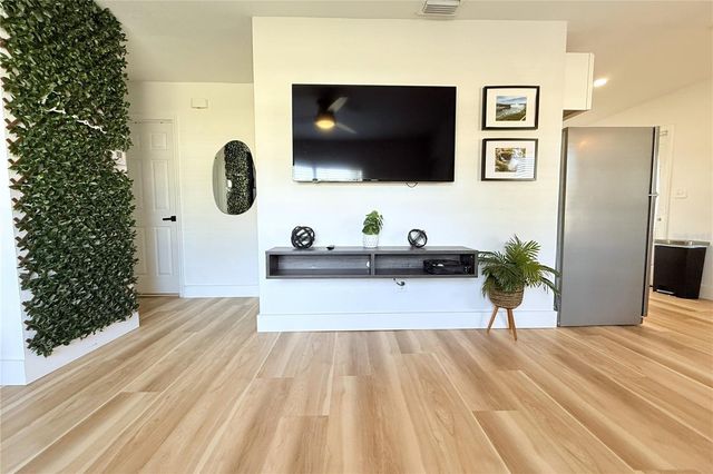 4316 BERKLEY DRIVE, Tampa, FL 33610