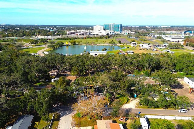 4316 BERKLEY DRIVE, Tampa, FL 33610