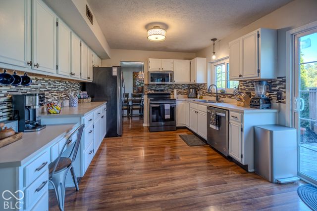 6416 Manchester Drive, Fishers, IN 46038