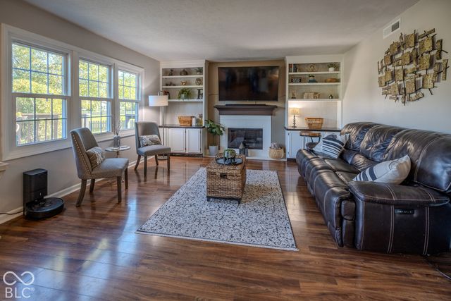 6416 Manchester Drive, Fishers, IN 46038
