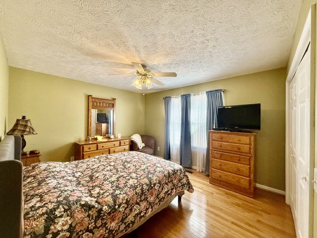 1712 Orchard Dr, Lebanon, TN 37087