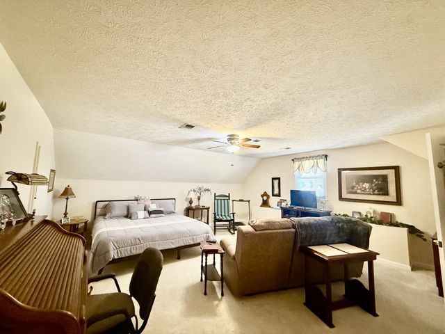 1712 Orchard Dr, Lebanon, TN 37087