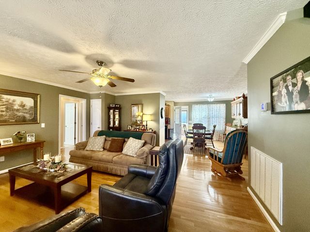 1712 Orchard Dr, Lebanon, TN 37087