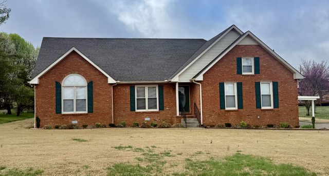 1712 Orchard Dr, Lebanon, TN 37087