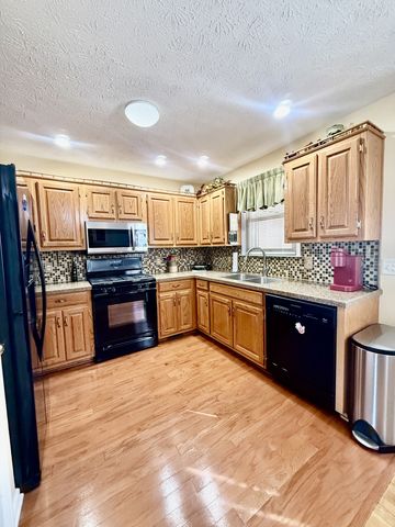 1712 Orchard Dr, Lebanon, TN 37087