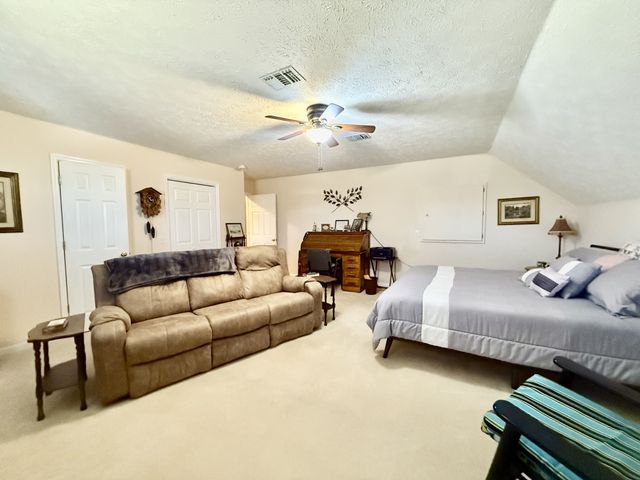 1712 Orchard Dr, Lebanon, TN 37087