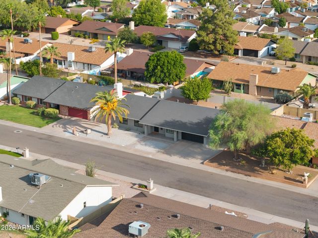 15 E ANGELA Drive, Phoenix, AZ 85022
