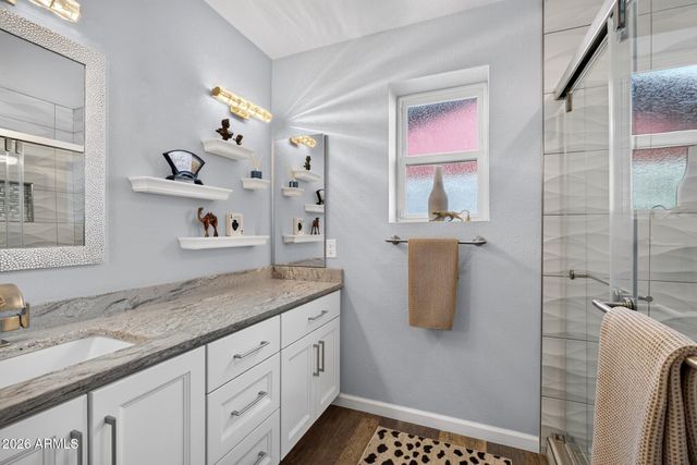 15 E ANGELA Drive, Phoenix, AZ 85022