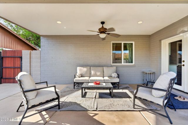 15 E ANGELA Drive, Phoenix, AZ 85022