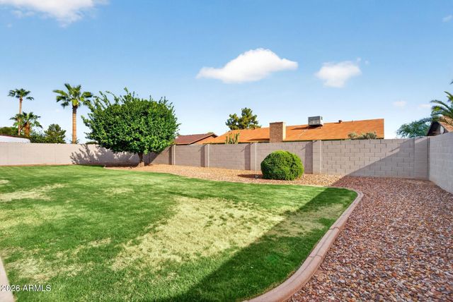 15 E ANGELA Drive, Phoenix, AZ 85022