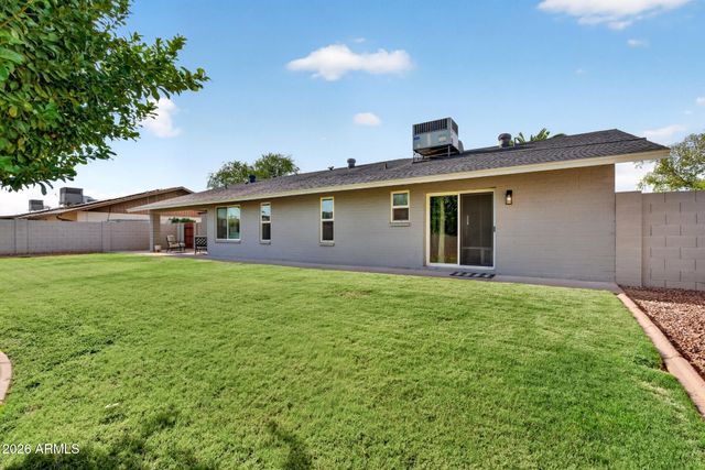 15 E ANGELA Drive, Phoenix, AZ 85022