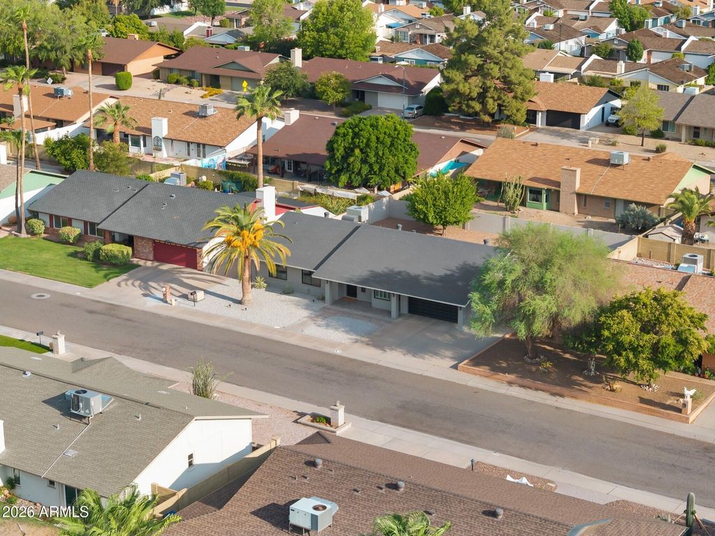 15 E ANGELA Drive, Phoenix, AZ 85022 — photo 2