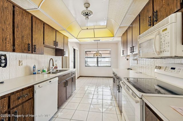 2051 Laredo Avenue, Spring Hill, FL 34608