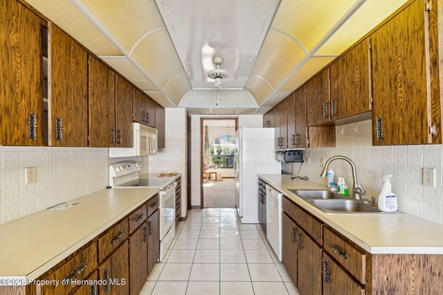 2051 Laredo Avenue, Spring Hill, FL 34608