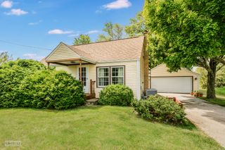 908 E Main Street, Newark, IL 60541