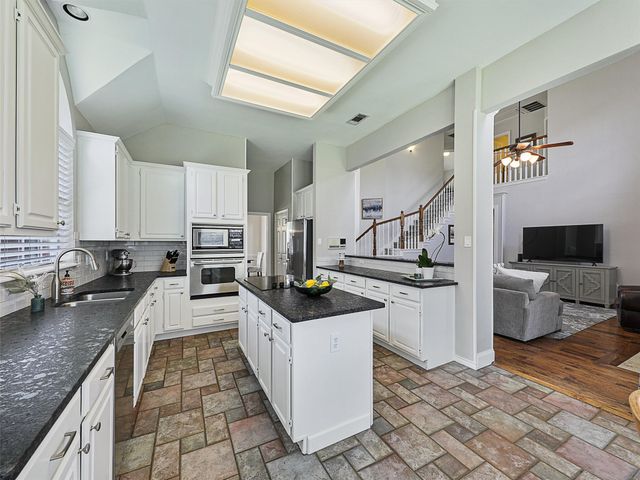 2809 Valley Spring Drive, Plano, TX 75025