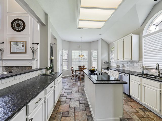 2809 Valley Spring Drive, Plano, TX 75025