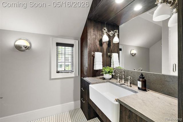 1269 Willow Lane, Birmingham, MI 48009