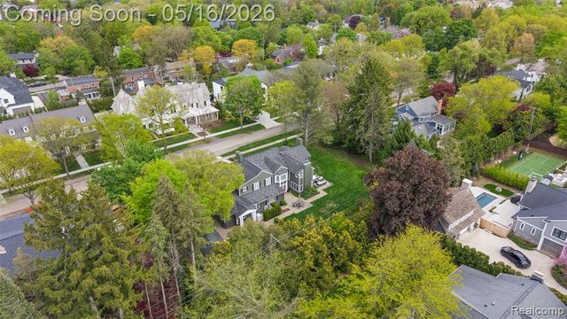 1269 Willow Lane, Birmingham, MI 48009