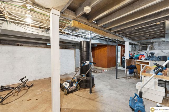 5026 S 18 Street, Omaha, NE 68107