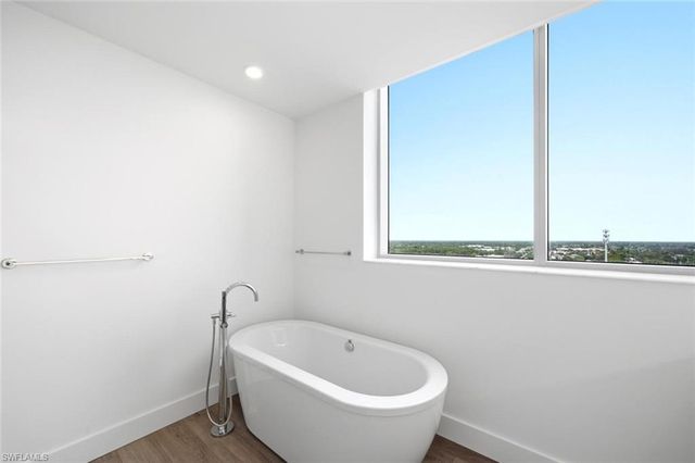 1950 Mayfair ST PH11, Naples, FL 34104