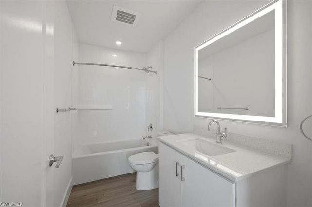 1950 Mayfair ST PH11, Naples, FL 34104