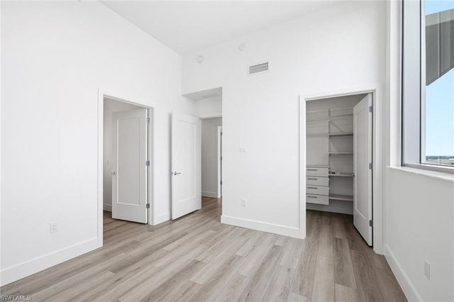 1950 Mayfair ST PH11, Naples, FL 34104