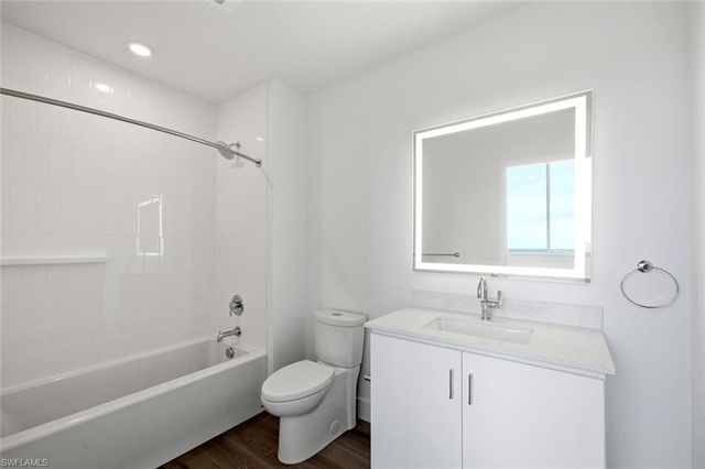 1950 Mayfair ST PH11, Naples, FL 34104