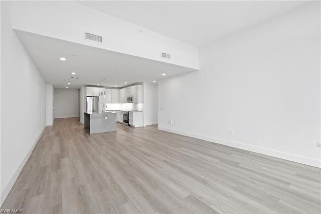 1950 Mayfair ST PH11, Naples, FL 34104