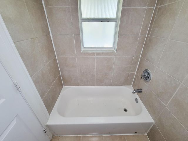 711 Avenue A 3, La Marque, TX 77568