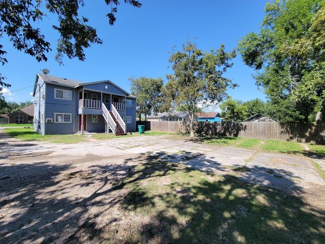 711 Avenue A 3, La Marque, TX 77568