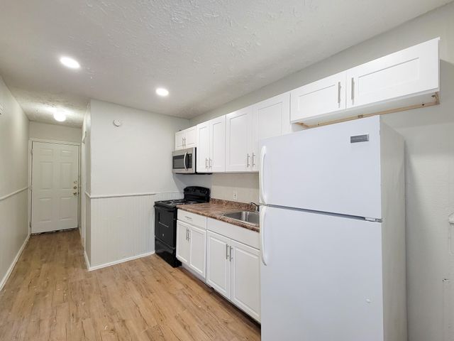 711 Avenue A 3, La Marque, TX 77568