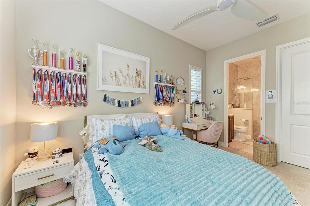 Image 37 of property listing at 4826 TOBERMORY WAY, Bradenton, FL 34211