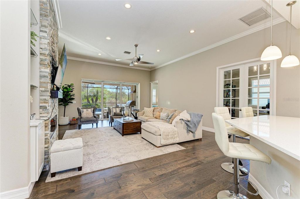 Image 7 of property listing at 4826 TOBERMORY WAY, Bradenton, FL 34211