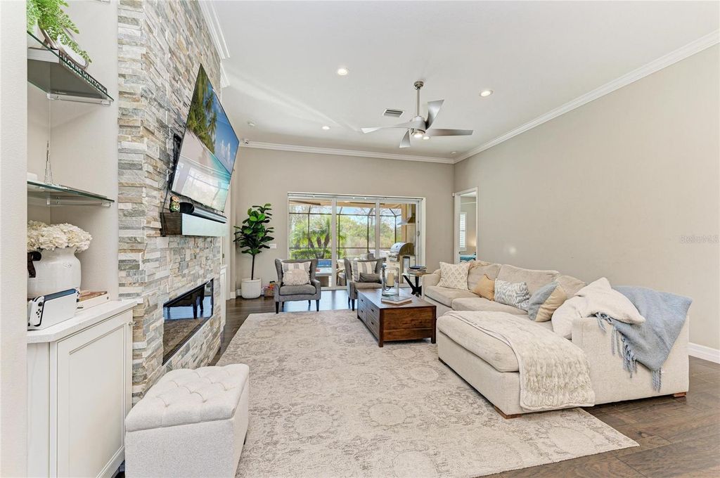 Image 8 of property listing at 4826 TOBERMORY WAY, Bradenton, FL 34211