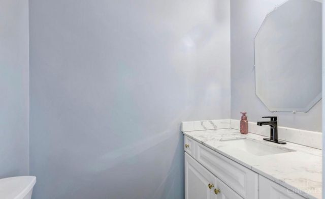 4 Old Duxbury Court, Fairfield, OH 45014