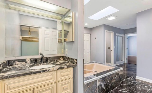 4 Old Duxbury Court, Fairfield, OH 45014