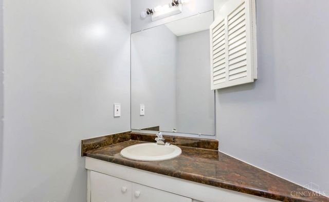 4 Old Duxbury Court, Fairfield, OH 45014
