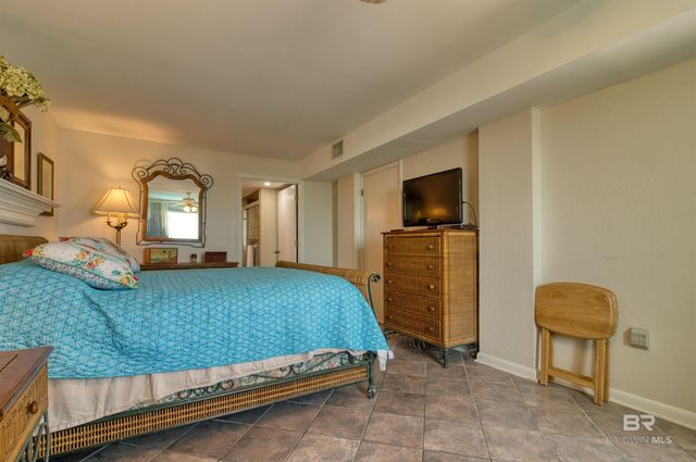 327 E Beach Boulevard 1A, Gulf Shores, AL 36542