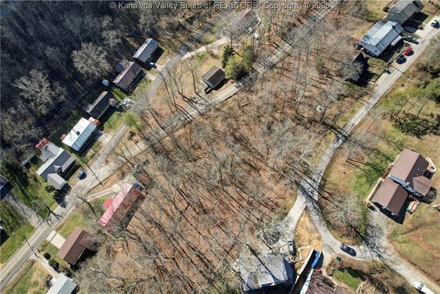 1052 Meadowview Lane, St Albans, WV 25177