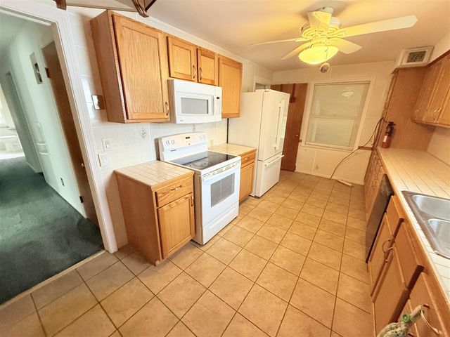 829 Dwillard Drive, Kalamazoo, MI 49048