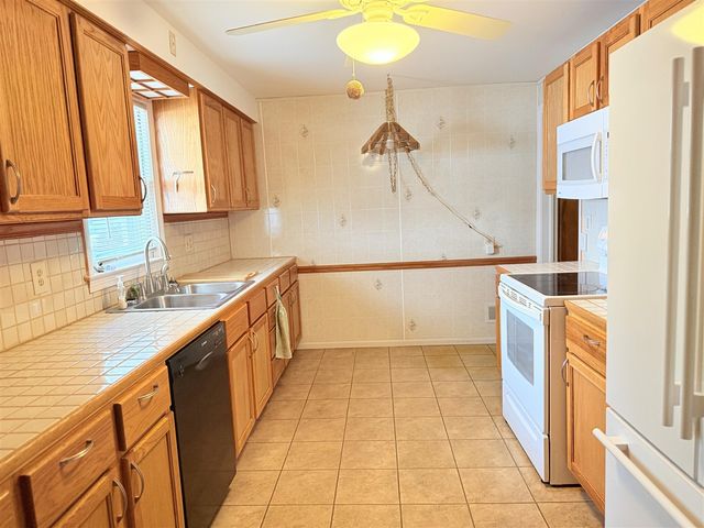 829 Dwillard Drive, Kalamazoo, MI 49048
