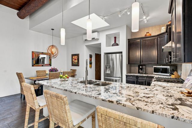 6 Camino del Centro, Santa Fe, NM 87507